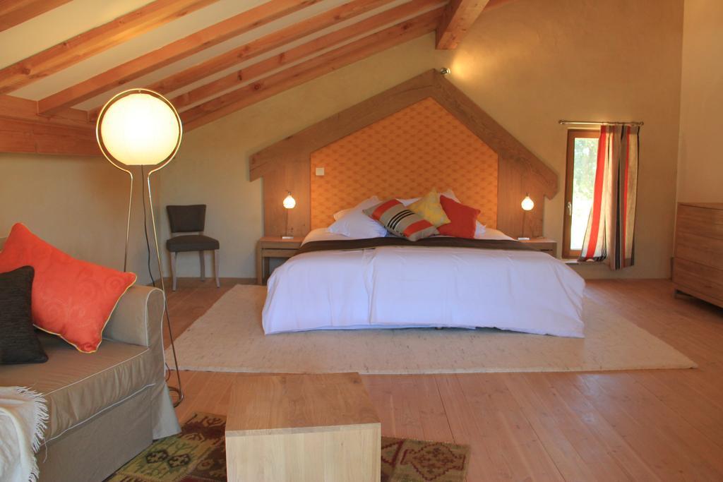 Hollyoaks Estate Saint-Pons-la-Calm Room photo