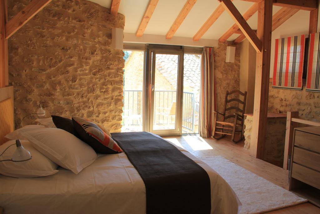 Hollyoaks Estate Saint-Pons-la-Calm Room photo