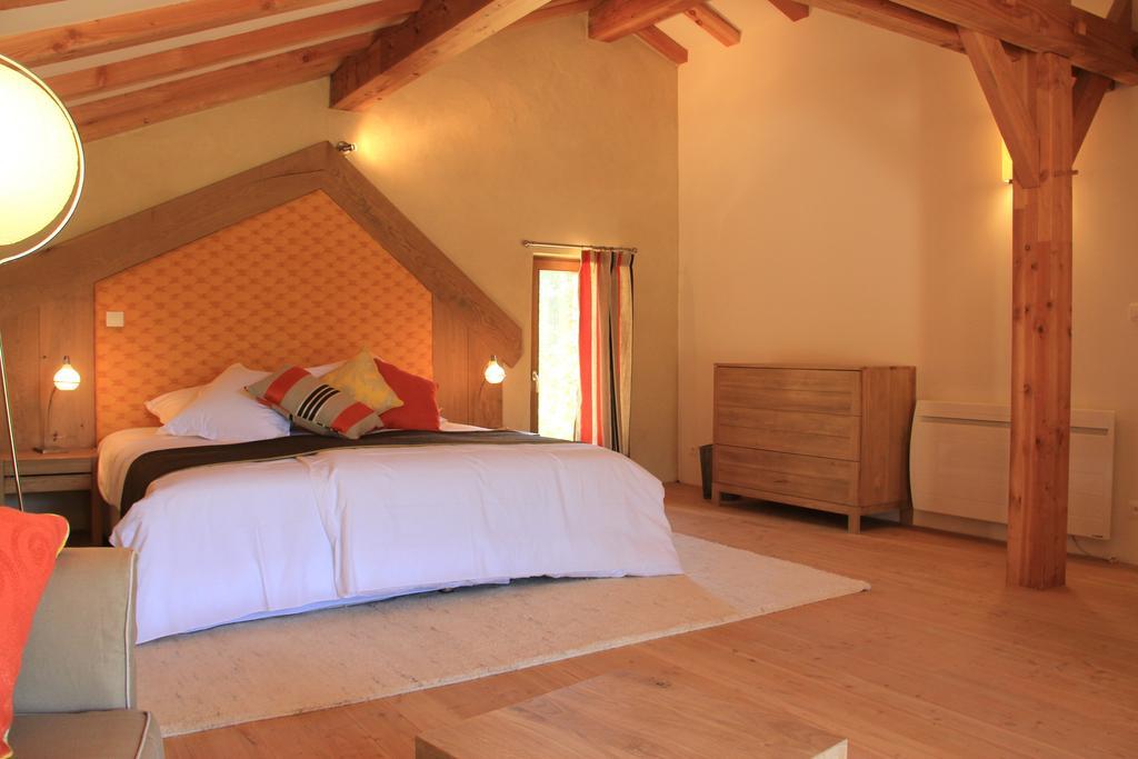 Hollyoaks Estate Saint-Pons-la-Calm Room photo