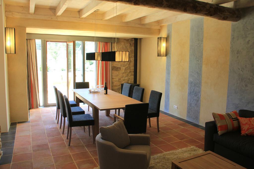 Hollyoaks Estate Saint-Pons-la-Calm Room photo